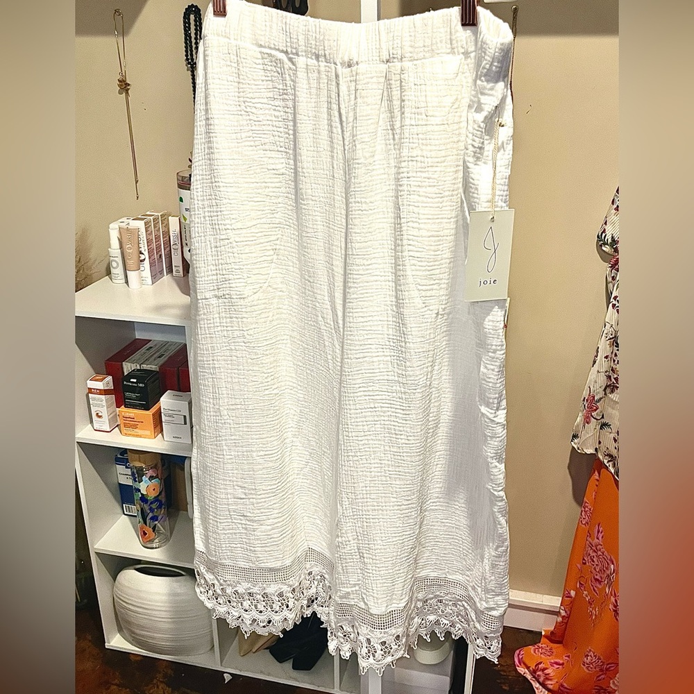 NWT Joie White Gauze Body with Crochet Trim Cropped Pants